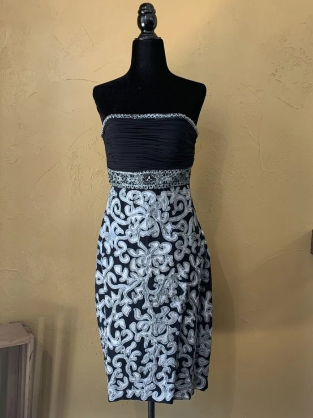 Sue Wong Strapless evening knee length dress worn once
